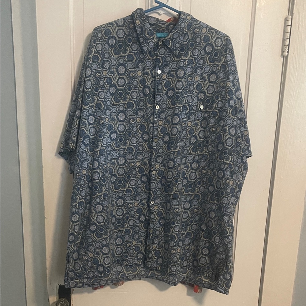 Tori Richard Navy and White Geometric Shirt